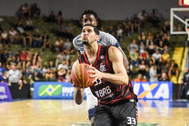 Fla Basquete vence o Bauru fora de casa.