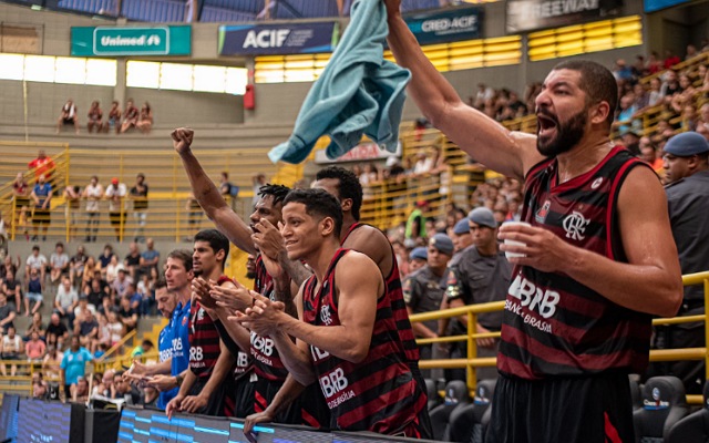 FlaBasquete – Veja os bastidores da vitória épica do Flamengo.