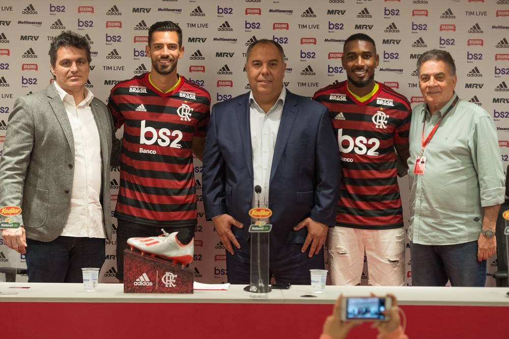 Pelaipe é demitido do Flamengo e gera atritos no clube.