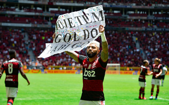 Gabigol pode ser denunciado pelo STJD por comemoração com plaquinha.