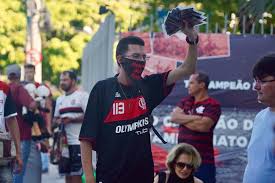 Vendas de Máscaras contra o CoronaVírus bombam no Maracanã.