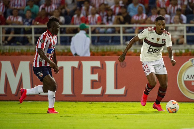 Orlando City quer tirar Vitinho do Flamengo