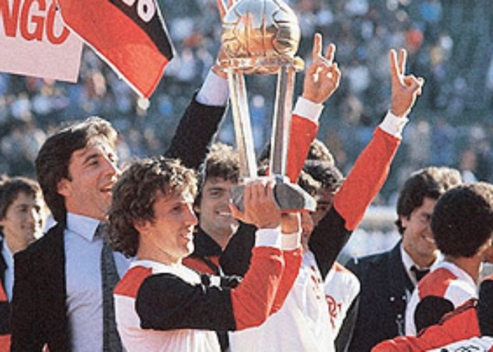 Zico avalia que foi mais importante fora do que dentro de campo pelo Flamengo