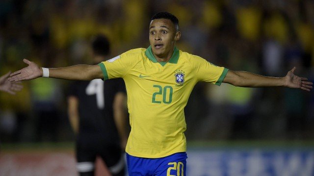 PSG monitora situação de joia da base rubro-negra de R$ 370 milhões