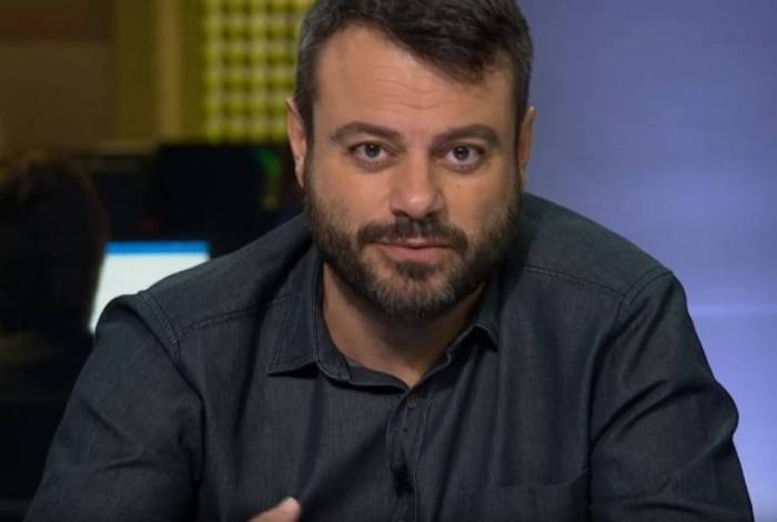 Eric Faria comenta condições do gramado na Argentina e detona ‘mimimi’