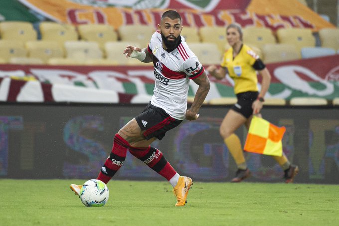 Gabigol marca pelo 5º jogo seguido e retorna ao topo da artilharia no Brasil
