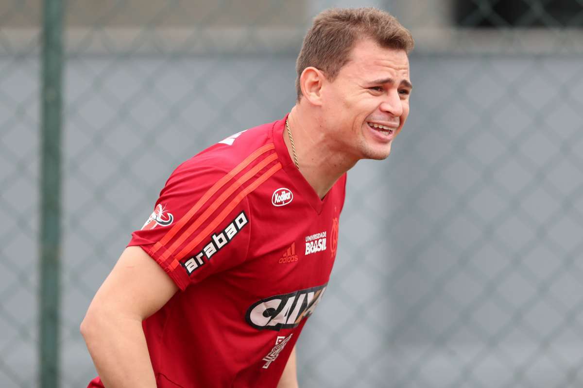 Jonas deixa clube saudita e mira volta ao Brasil