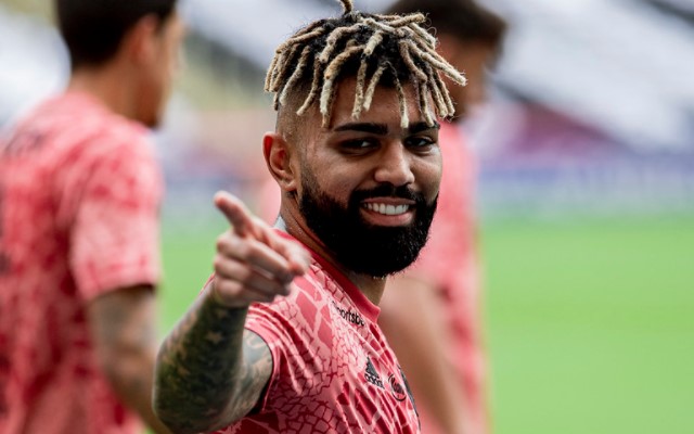 “No Flamengo, Gabigol e Arrascaeta são superiores a Romário e Pet”, garante comentarista