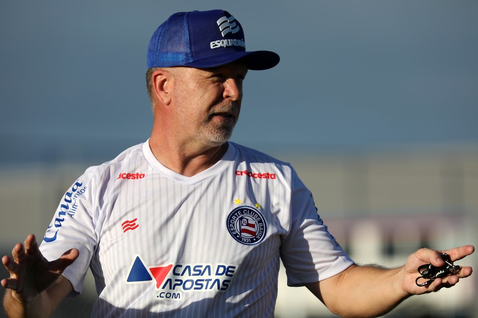 Presidente do Bahia garante que demissão de Mano não teve relação com Gerson – ‘Fruto de maus resultados’