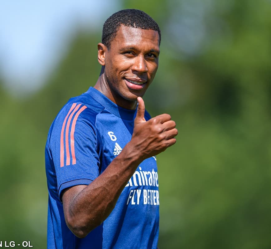 Zagueiro do Lyon é oferecido ao Flamengo