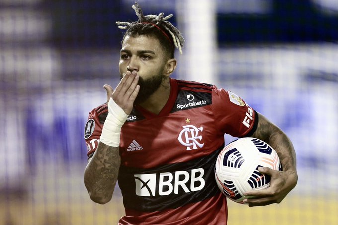 Gabigol x Paolo Guerrero – Veja a comparação em números