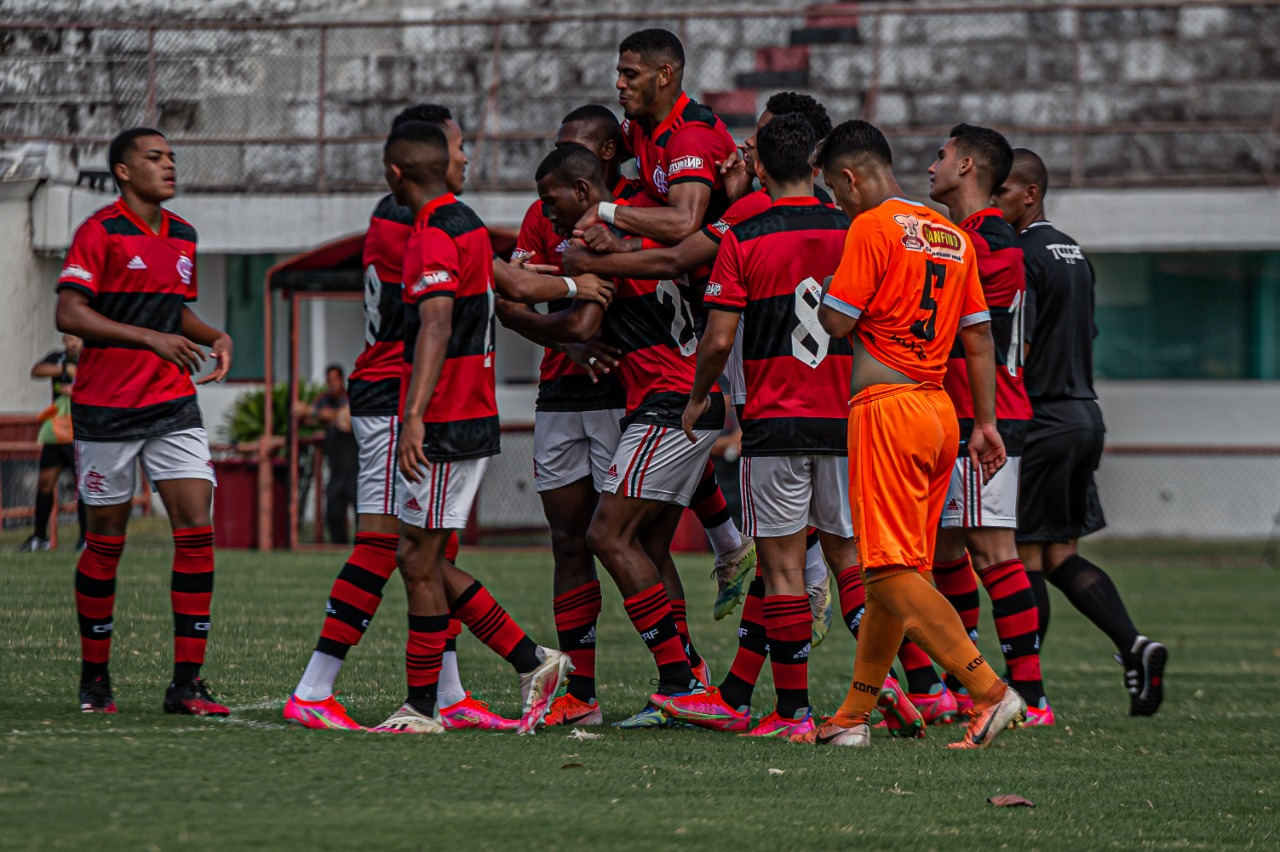 Flamengo vence o Nova Iguaçu pelo Carioca Sub-20