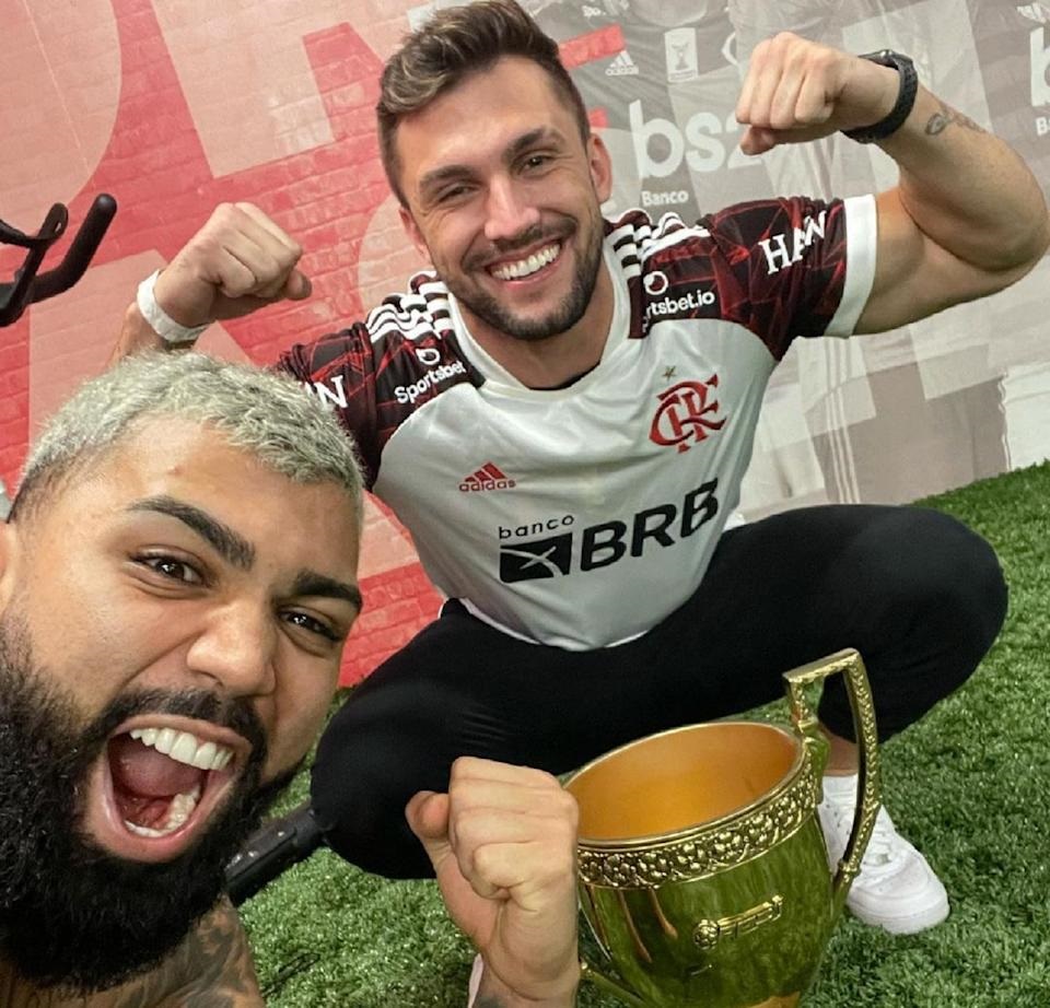 Flamengo anuncia a contratação de Arthur, ex-BBB
