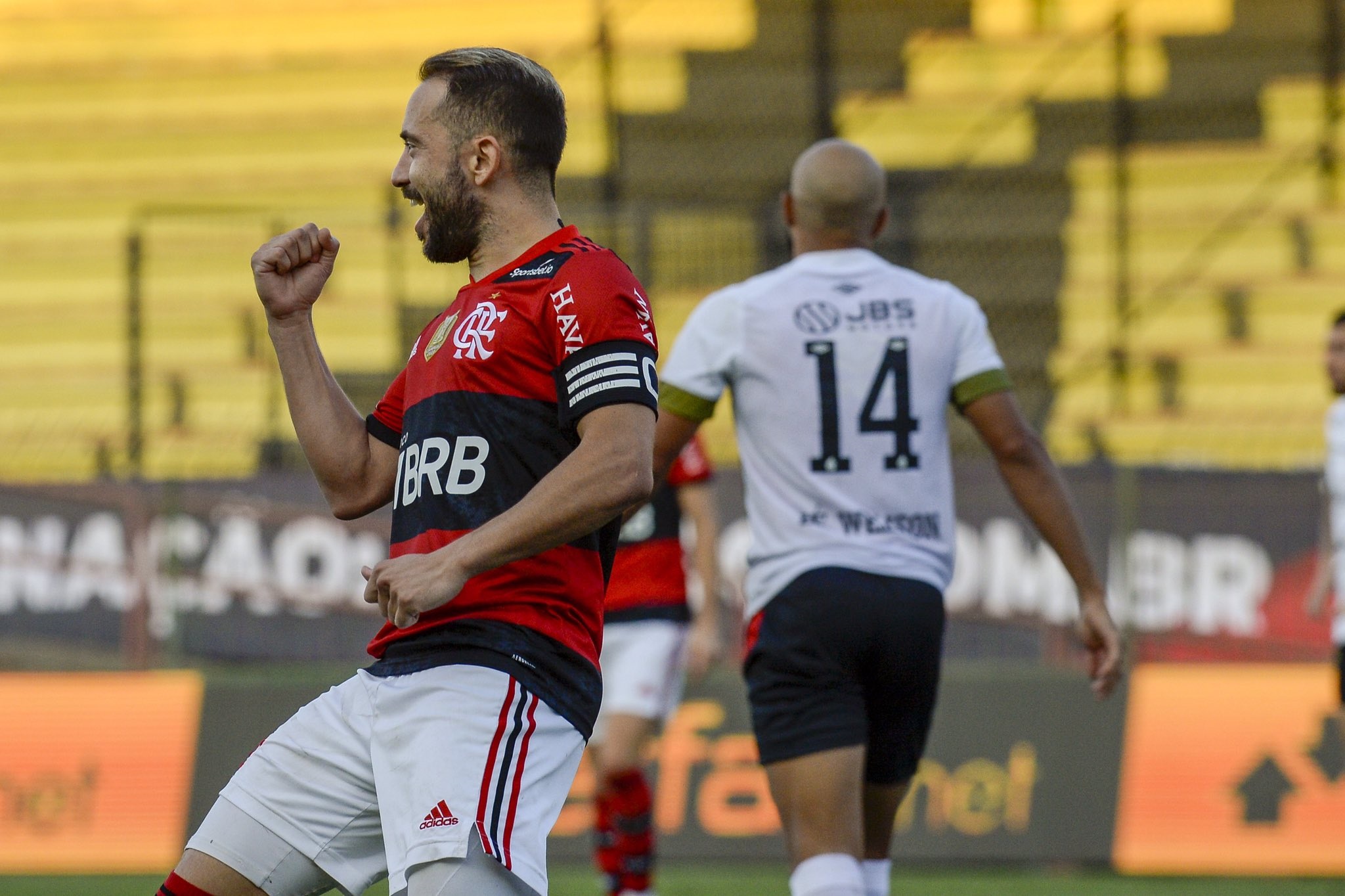 Everton Ribeiro não aceita proposta do Flamengo e pode sair