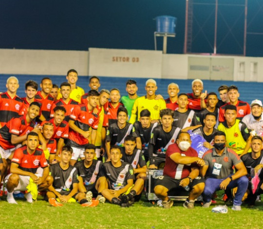 Flamengo doa equipamentos para Vasco-AC após duelo pela Copa do Brasil Sub-17