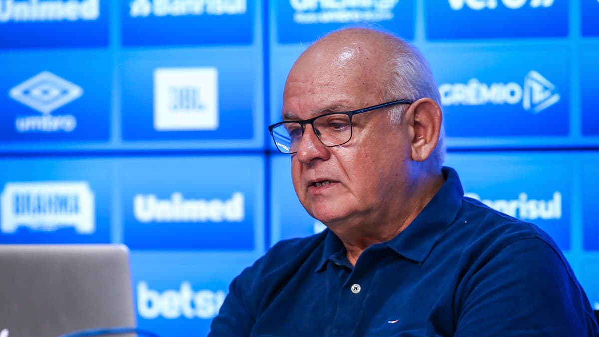 Presidente do Grêmio estuda possibilidade de não entrar em campo contra o Flamengo