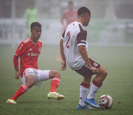 Flamengo Sub-16 vence o Internacional e está classificado para a semifinal de torneio da categoria
