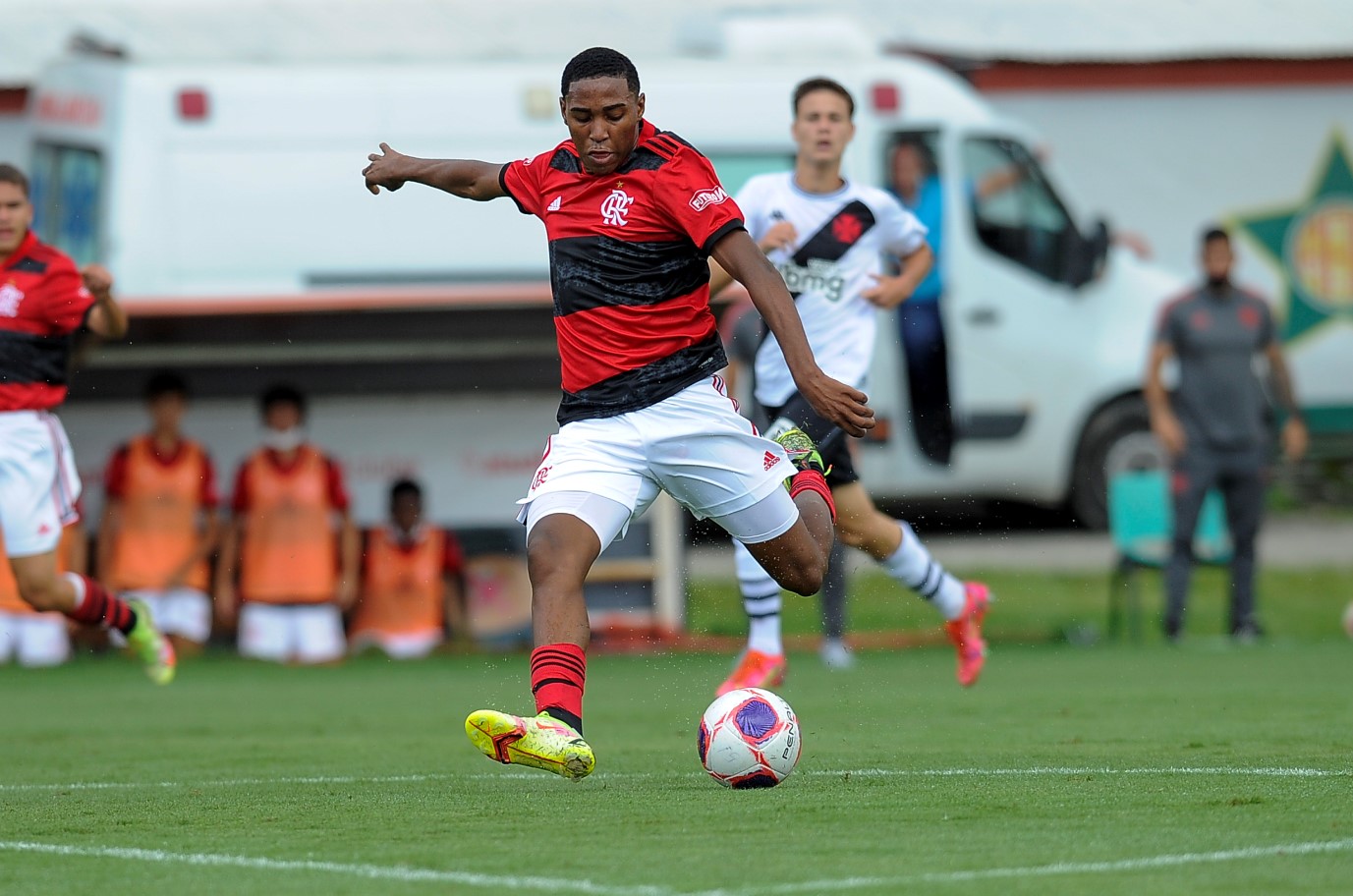 Flamengo goleia o Vasco pelo Campeonato Carioca Sub-15