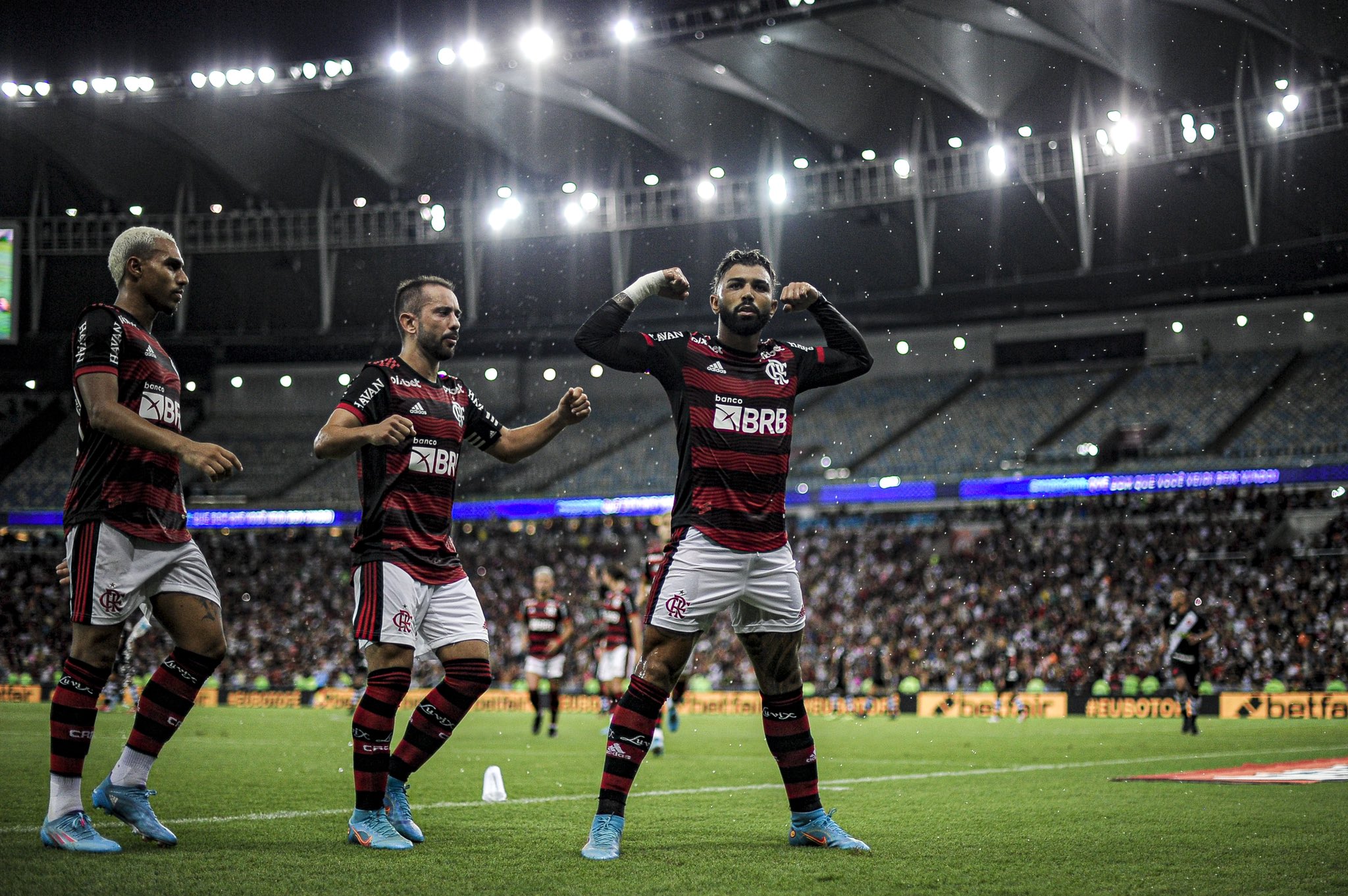 Comentarista aposta em Flamengo mais motivado para a final do Cariocão