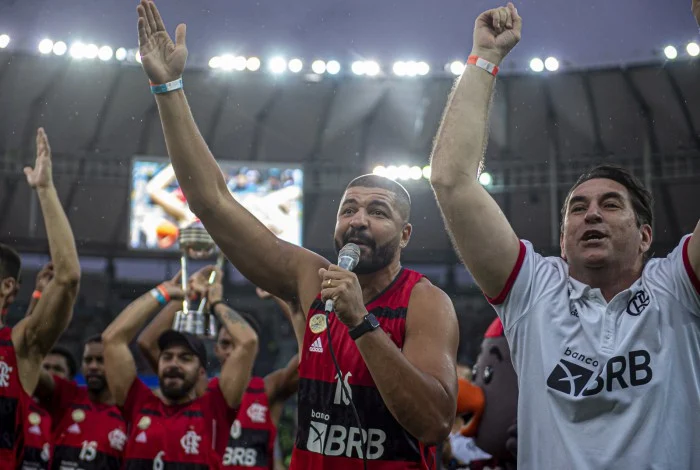 Ídolo do Flamengo, Olivinha provoca o Vasco – “É sempre vice do meu Mengão”