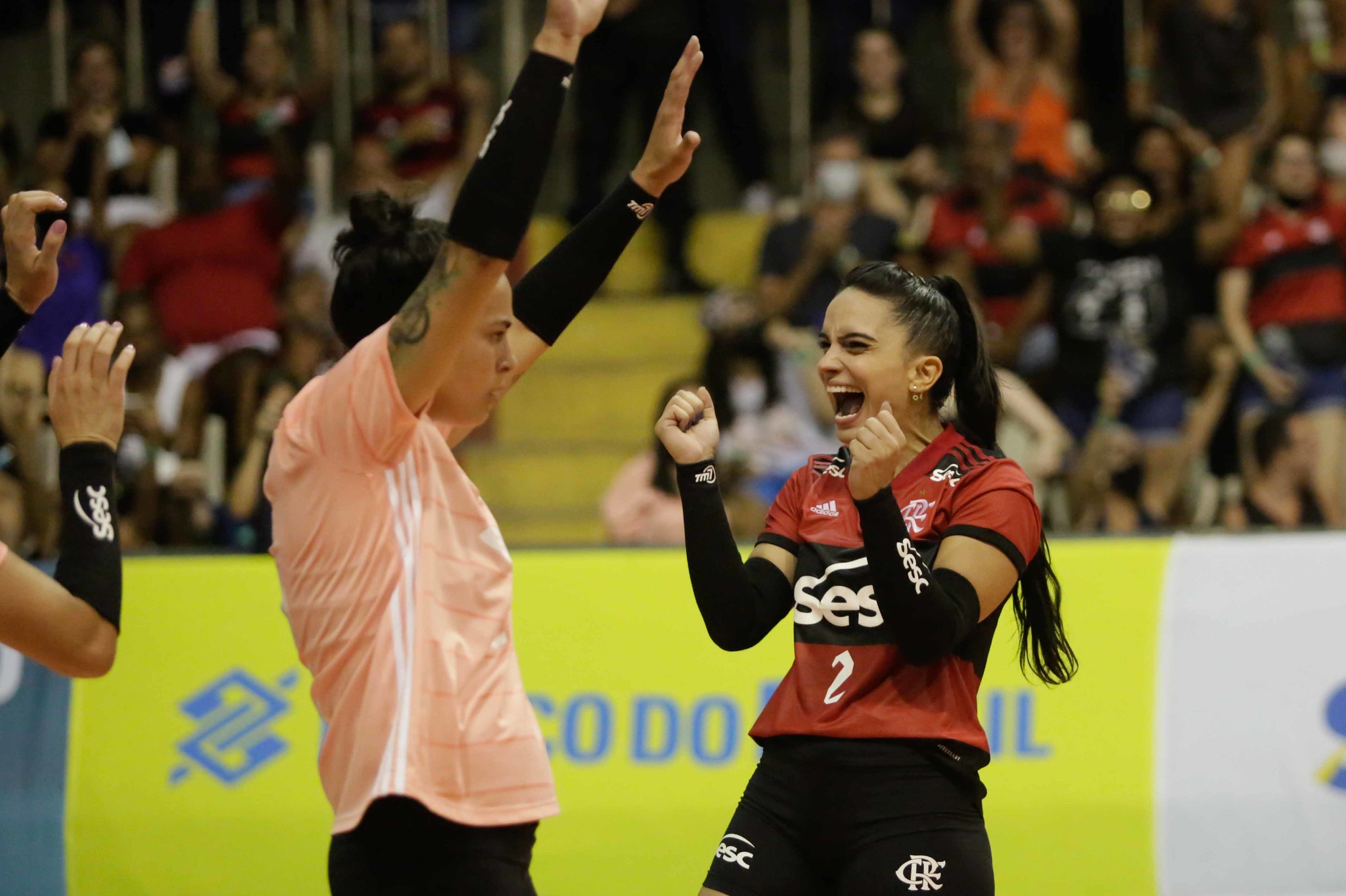 Flamengo vira para cima do Barueri e vence a sétima seguida na Superliga