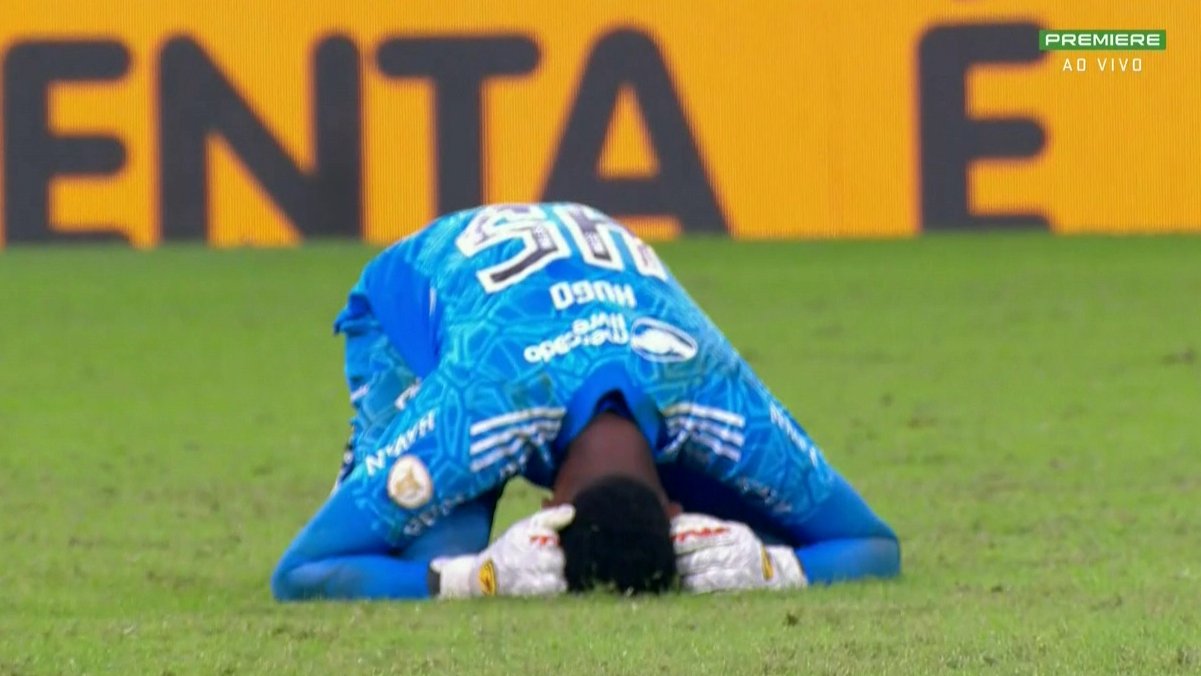 Hugo Souza é anunciado por time português