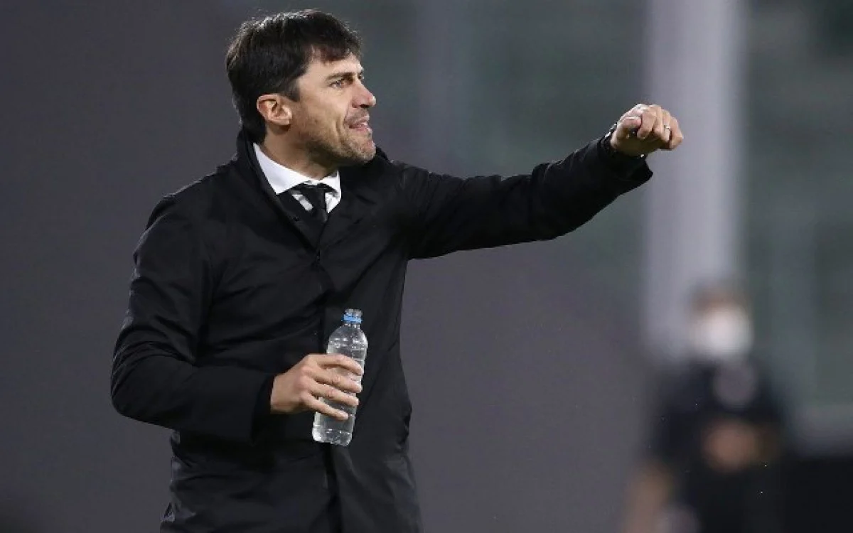 Técnico do Vélez revela estratégia para vencer o Flamengo na Libertadores