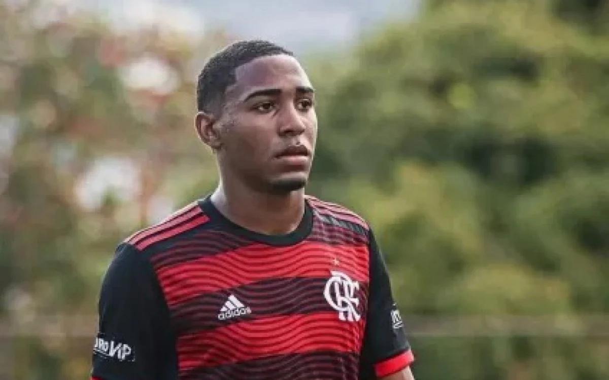 Tite elogia atuação de Lorran após vitória em cima do Amazonas