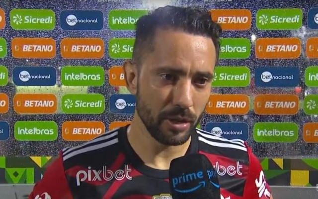 Everton Ribeiro está perto de fechar com seu novo clube
