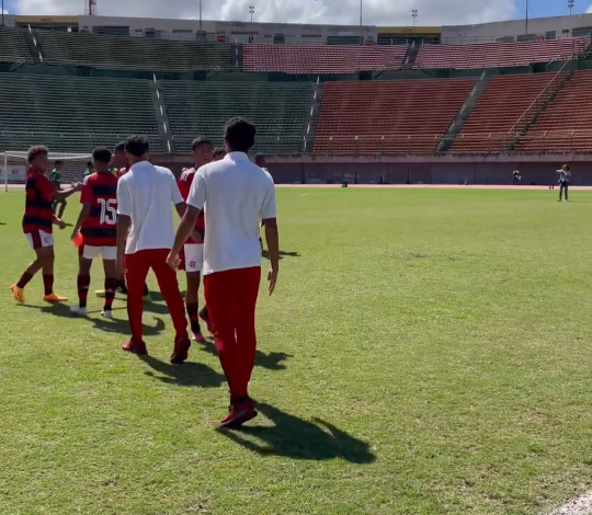 Flamengo vence e elimina o Palmeiras pelo Sub-15