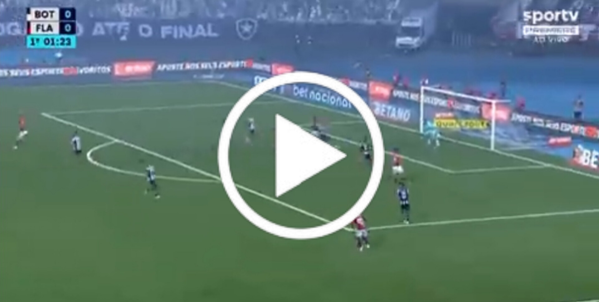 [VÍDEO] Flamengo sai na frente com gol contra de Marlon Freitas