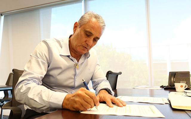 Tite faz pedido por meia que atua no futebol russo