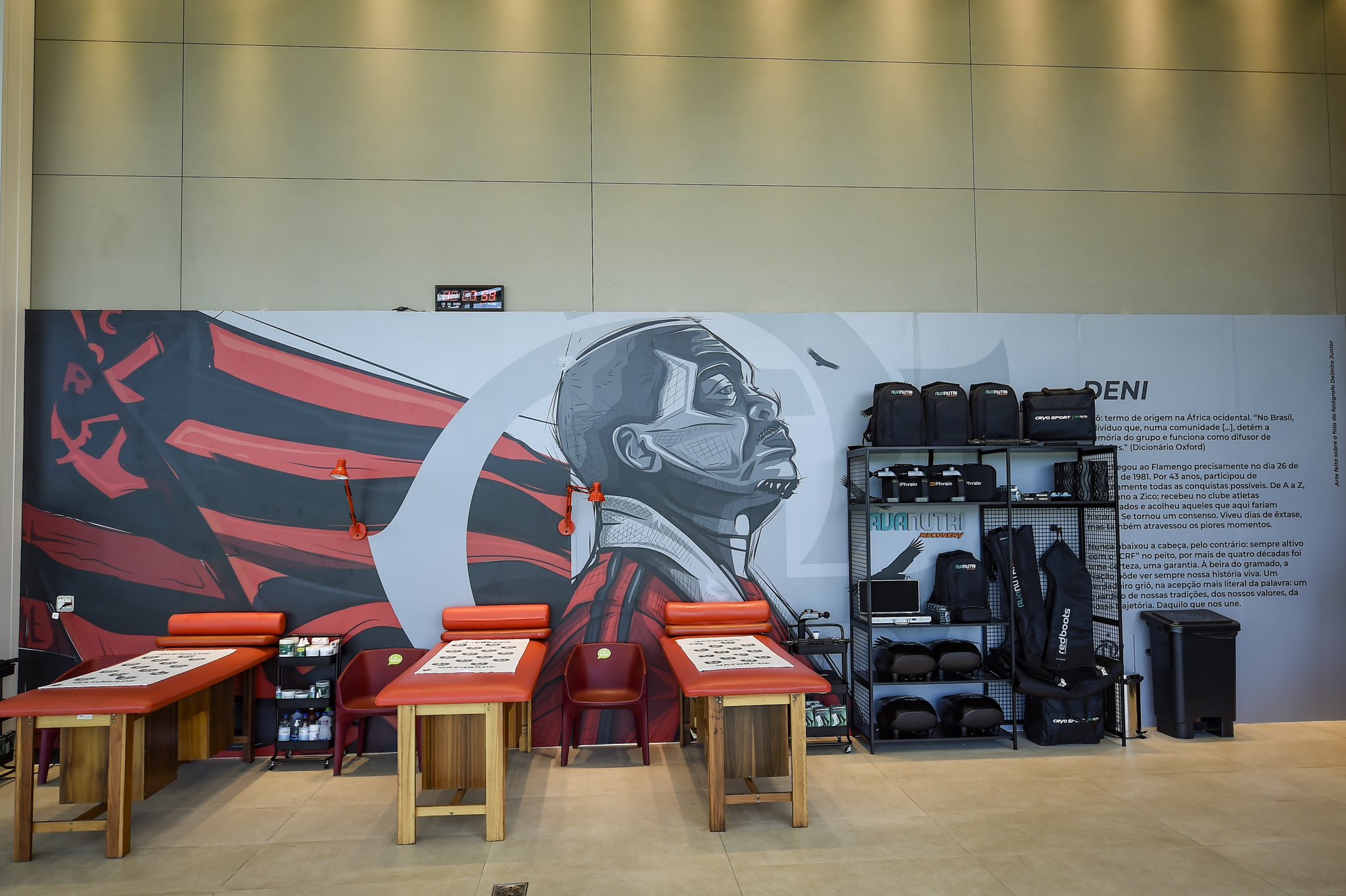 Flamengo inaugura espaço em homenagem à Deni no Ninho do Urubu