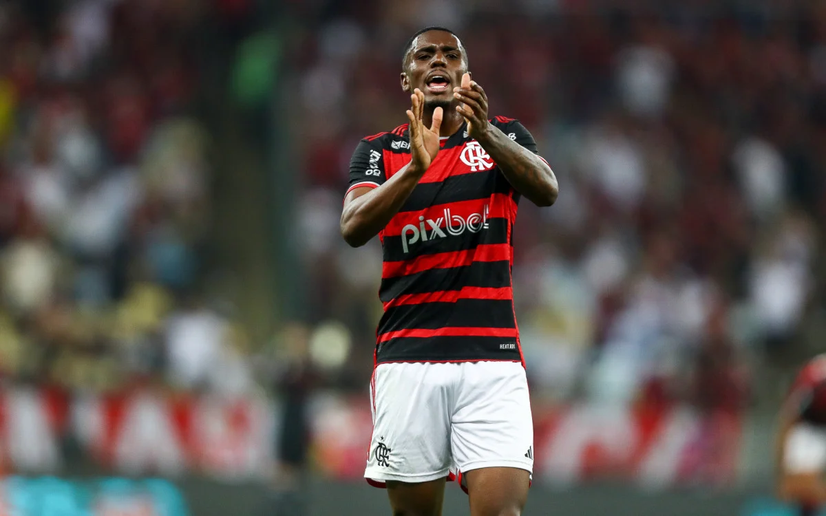 Evertton Araújo celebra chance entre os titulares do Flamengo