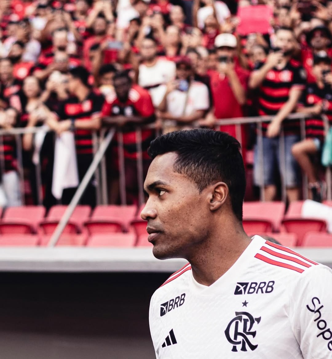 Alex Sandro tem lesão diagnosticada e está fora do Flamengo