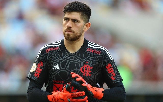 Imprensa argentina exalta Agustín Rossi no Flamengo